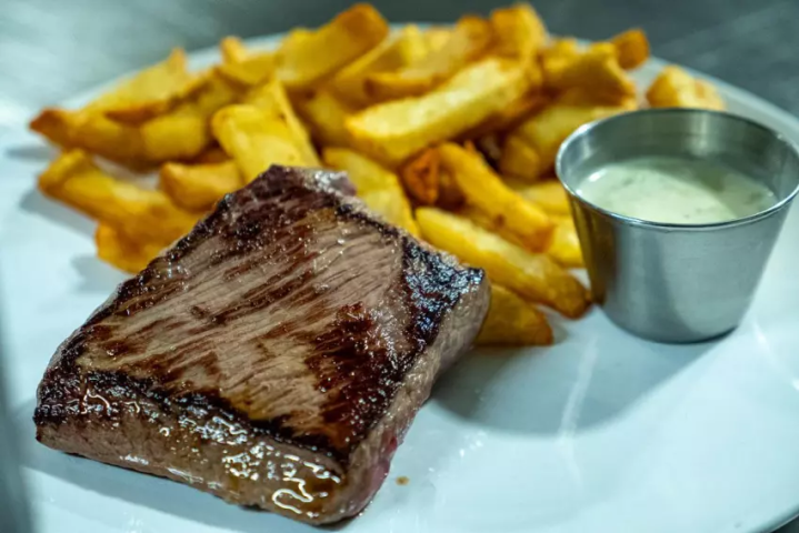 Un service de plats à emporter pratique à Aurillac