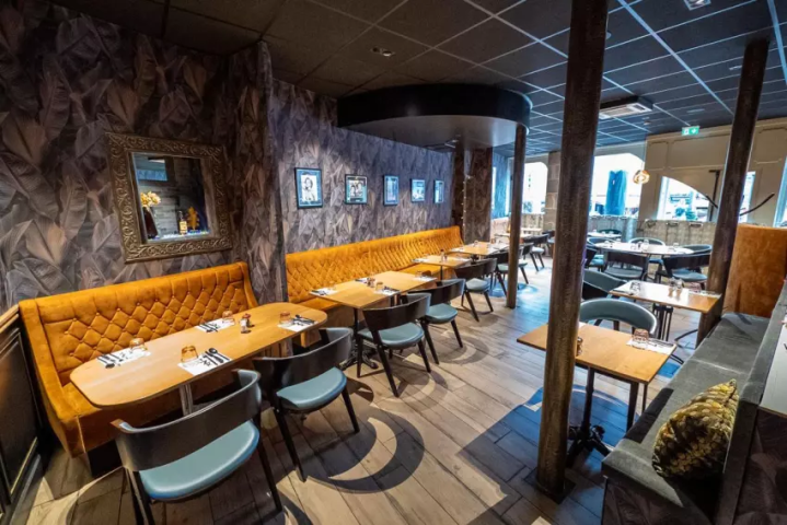 Salle et terrasse parfaites pour vos événements à Aurillac